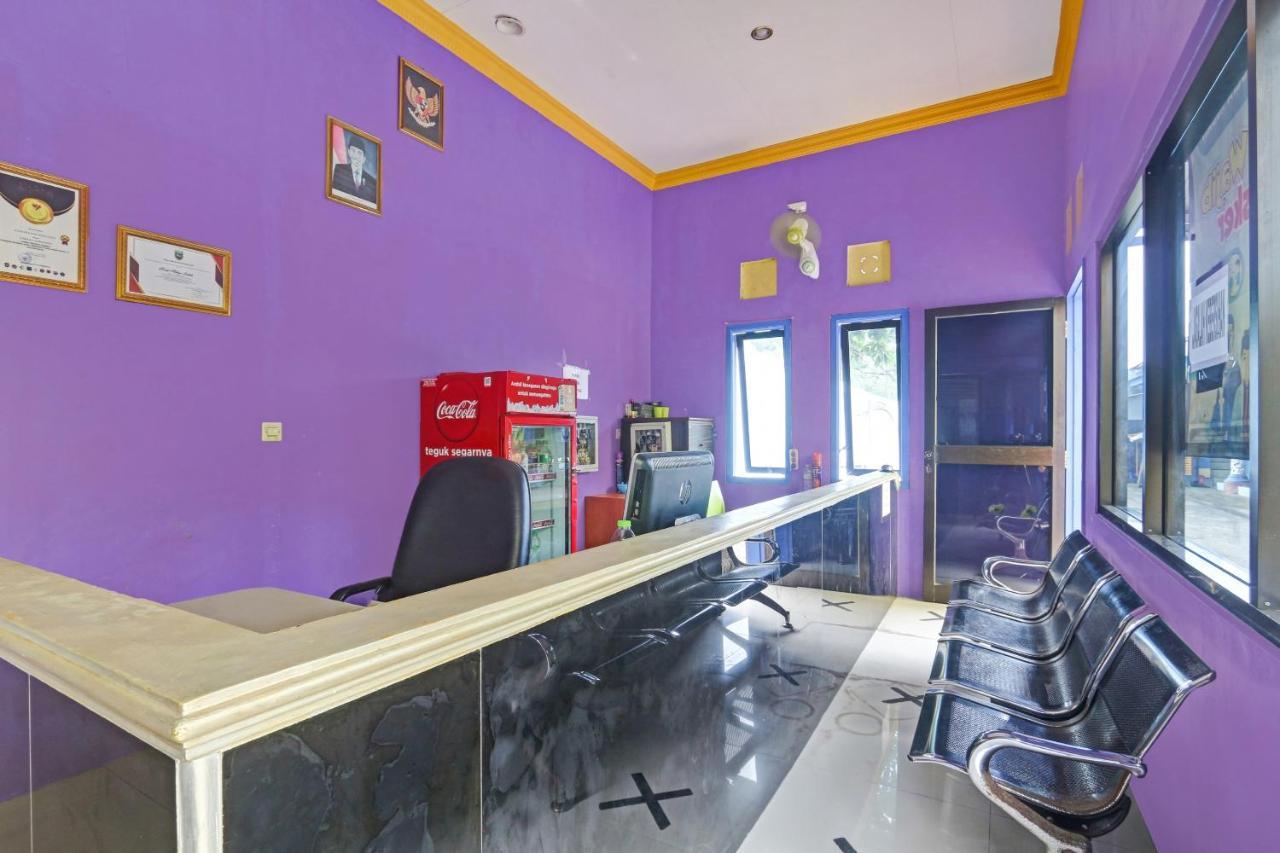 Oyo 90796 Hotel Mulya Indah Tambakmulya Eksteriør bilde