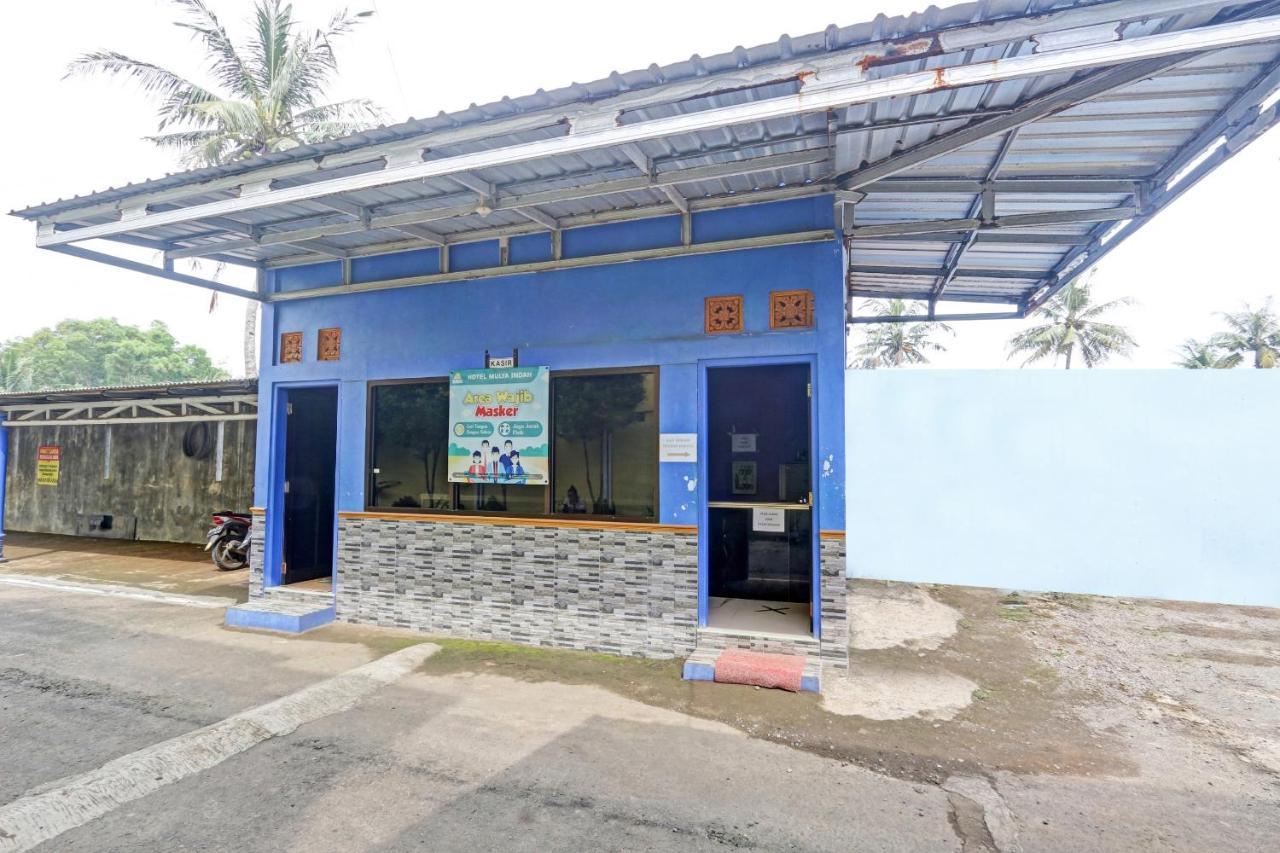 Oyo 90796 Hotel Mulya Indah Tambakmulya Eksteriør bilde