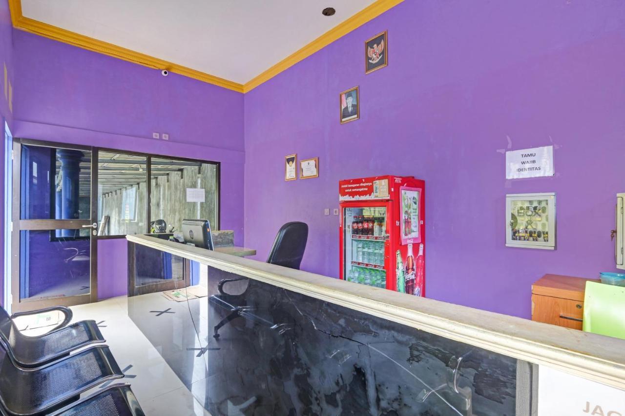 Oyo 90796 Hotel Mulya Indah Tambakmulya Eksteriør bilde