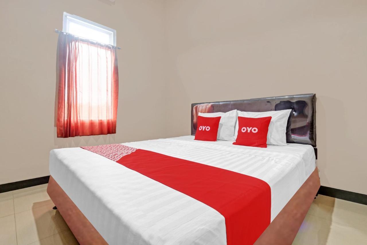 Oyo 90796 Hotel Mulya Indah Tambakmulya Eksteriør bilde