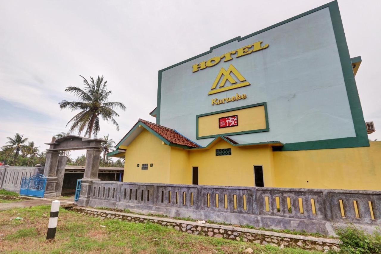 Oyo 90796 Hotel Mulya Indah Tambakmulya Eksteriør bilde