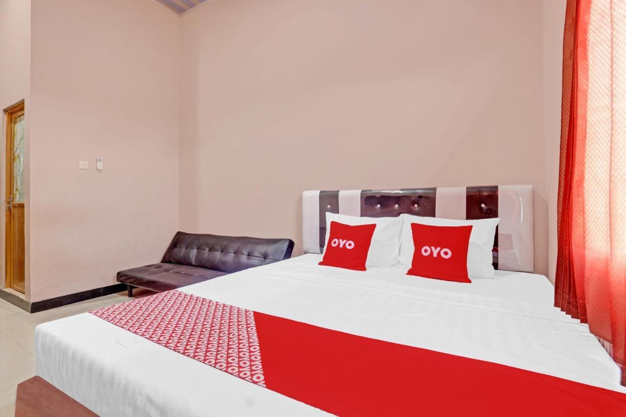 Oyo 90796 Hotel Mulya Indah Tambakmulya Eksteriør bilde
